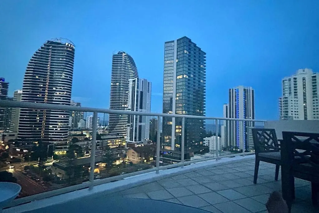 Private Sky Terrace Classic Penthouse 2 Car Parks Gold Coast 0*,  Avustralya
