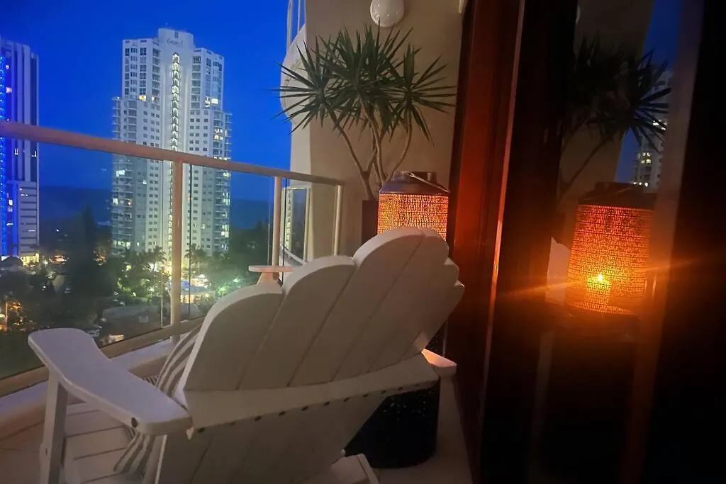 Daire Private Sky Terrace Classic Penthouse 2 Car Parks Gold Coast Avustralya