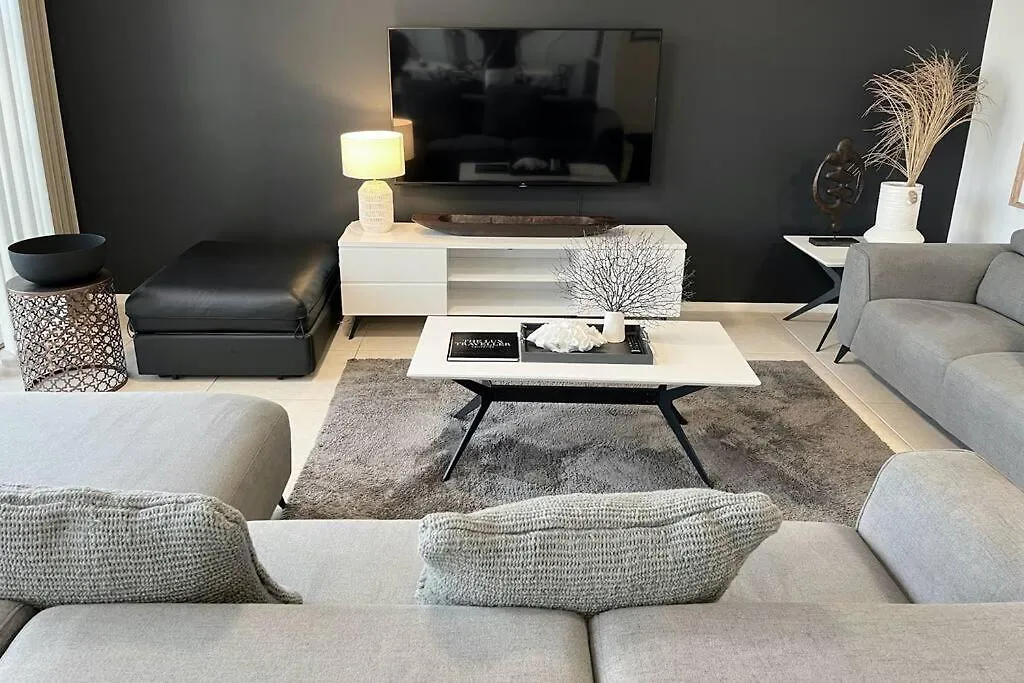 Private Sky Terrace Classic Penthouse 2 Car Parks Gold Coast