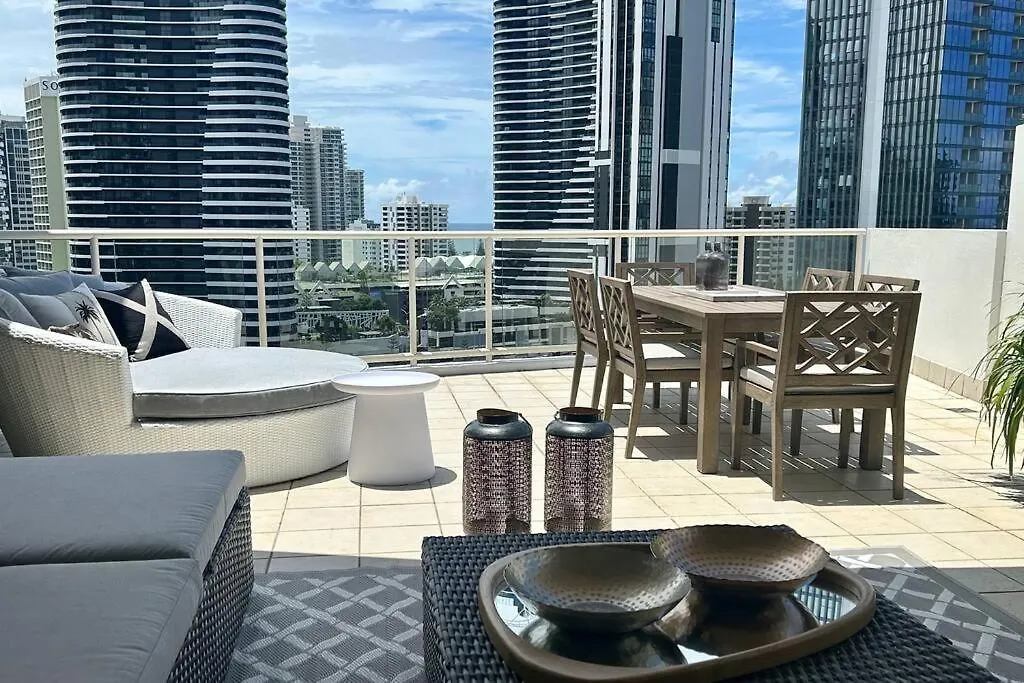Daire Private Sky Terrace Classic Penthouse 2 Car Parks Gold Coast