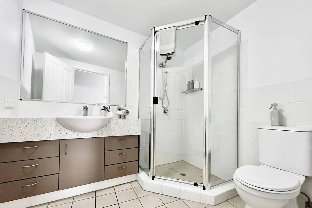 Private Sky Terrace Classic Penthouse 2 Car Parks Gold Coast